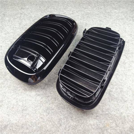 GRILL (NJURAR) BMW X5 X6 F15 F16 SVART X5M KAMERA