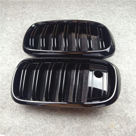 GRILL (NJURAR) BMW X5 X6 F15 F16 SVART X5M KAMERA