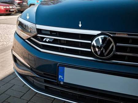 Frontgrillklädsel ovanför framlyktorna VW Passat B8 2015+