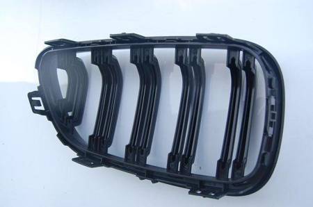 GRILL (NJURAR) BMW F22 / F23 DUBBEL SVART