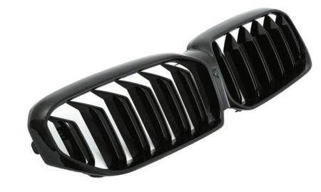 GRILL (NJURAR) BMW G30 G31 LCI 7/20- BLANK SVART