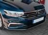 Frontgrillklädsel ovanför framlyktorna VW Passat B8 2015+